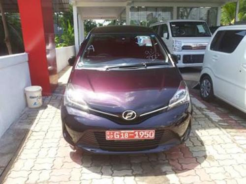 Toyota-Vitz-2016