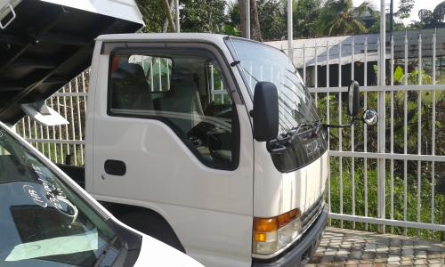 Isuzu-ELF-2000