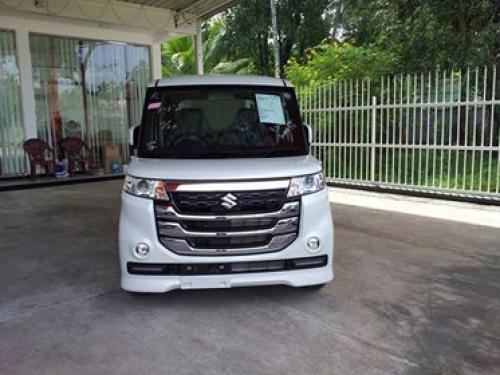 Suzuki-Spacia Custom Z-2017