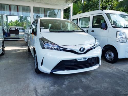 Toyota-Vitz-2016