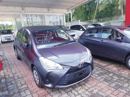 Toyota-Vitz-2017