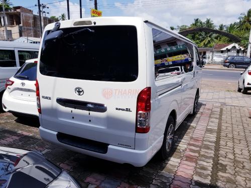 Toyota Hiace 2015
