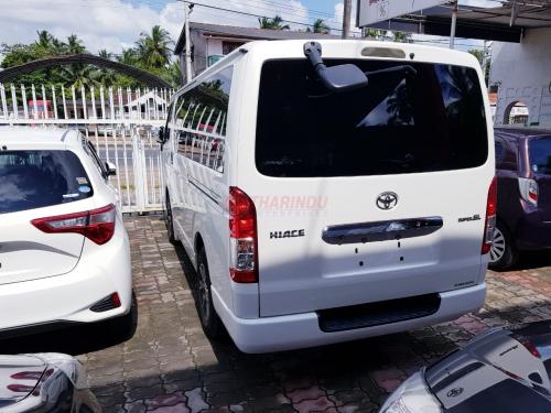 Toyota Hiace 2015
