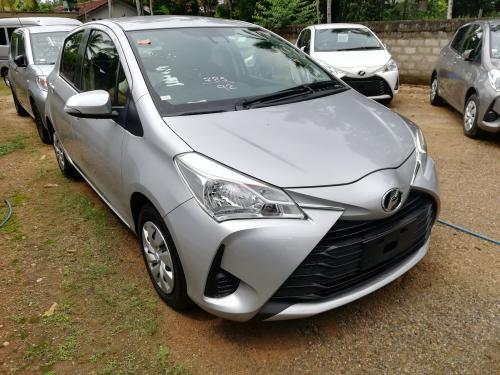 Toyota-Vitz-2017
