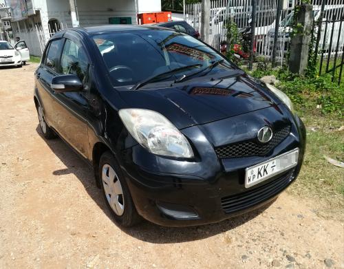 Toyota-Vitz-2007