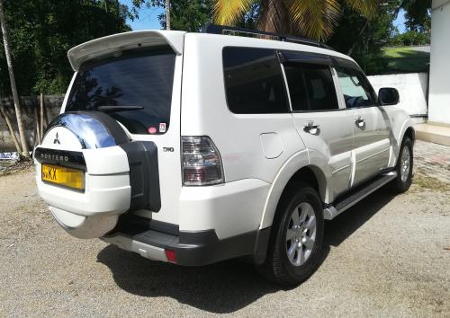 Mitsubishi Montero 2013