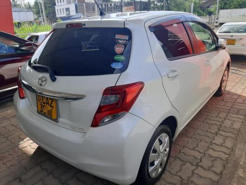 Toyota Vitz 2015