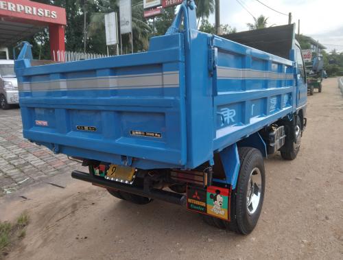 Mitsubishi Canter 2001