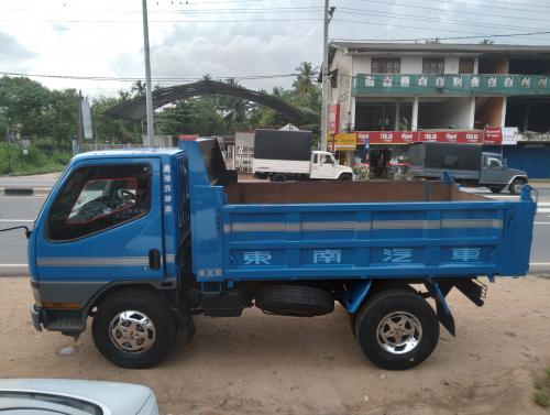 Mitsubishi Canter 2001