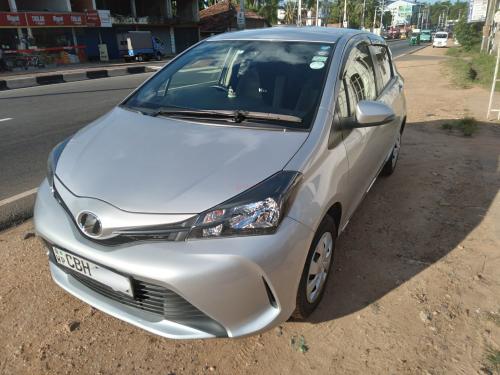 Toyota-Vitz-2016