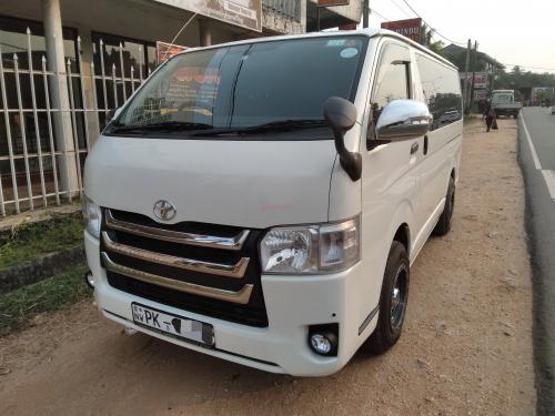 Toyota-KDH-2015