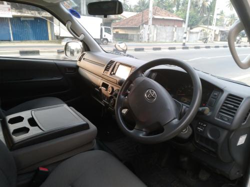 Toyota KDH 2015