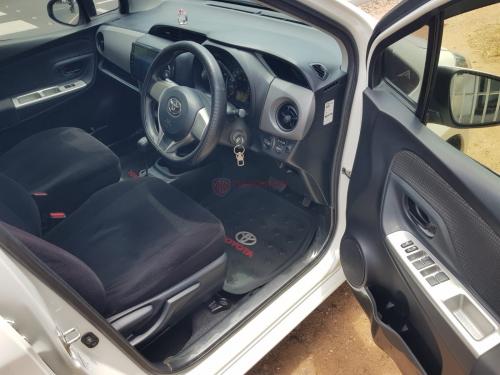 Toyota Vitz 2015