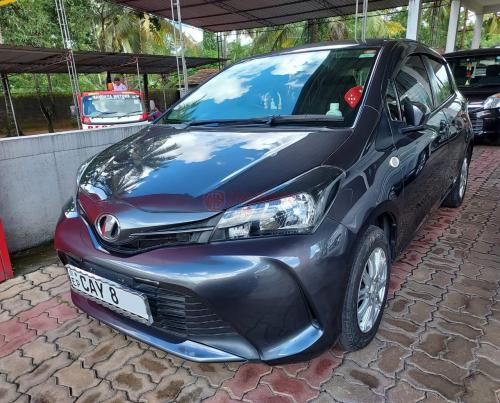 Toyota-Vitz-2015