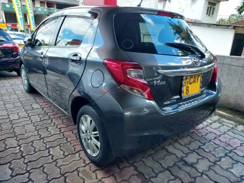 Toyota Vitz 2015