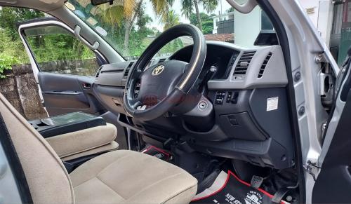 Toyota KDH GL 2011