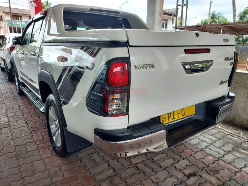 Toyota Hilux Revo  2016