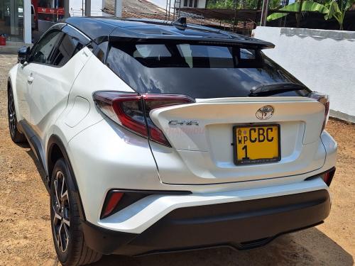 Toyota CHR NGX50 2017