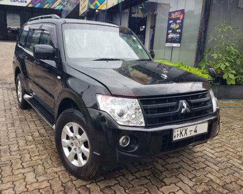 Mitsubishi Montero  2013