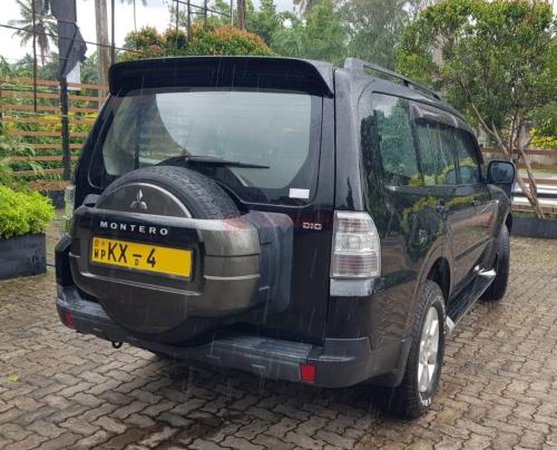 Mitsubishi Montero  2013