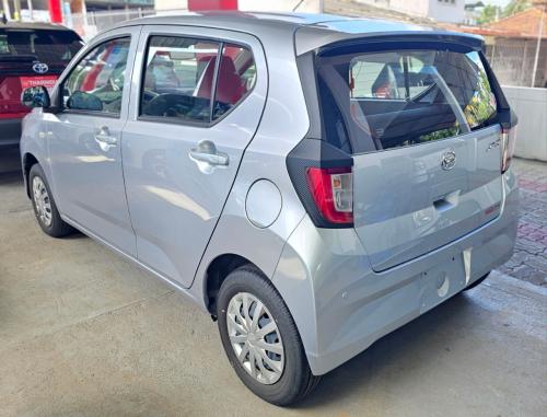 Daihatsu Mira L 2023