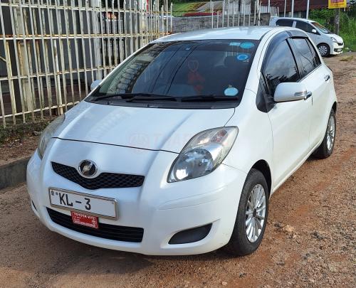 Toyota-Vitz-2007