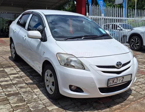 Toyota-Yaris-2008